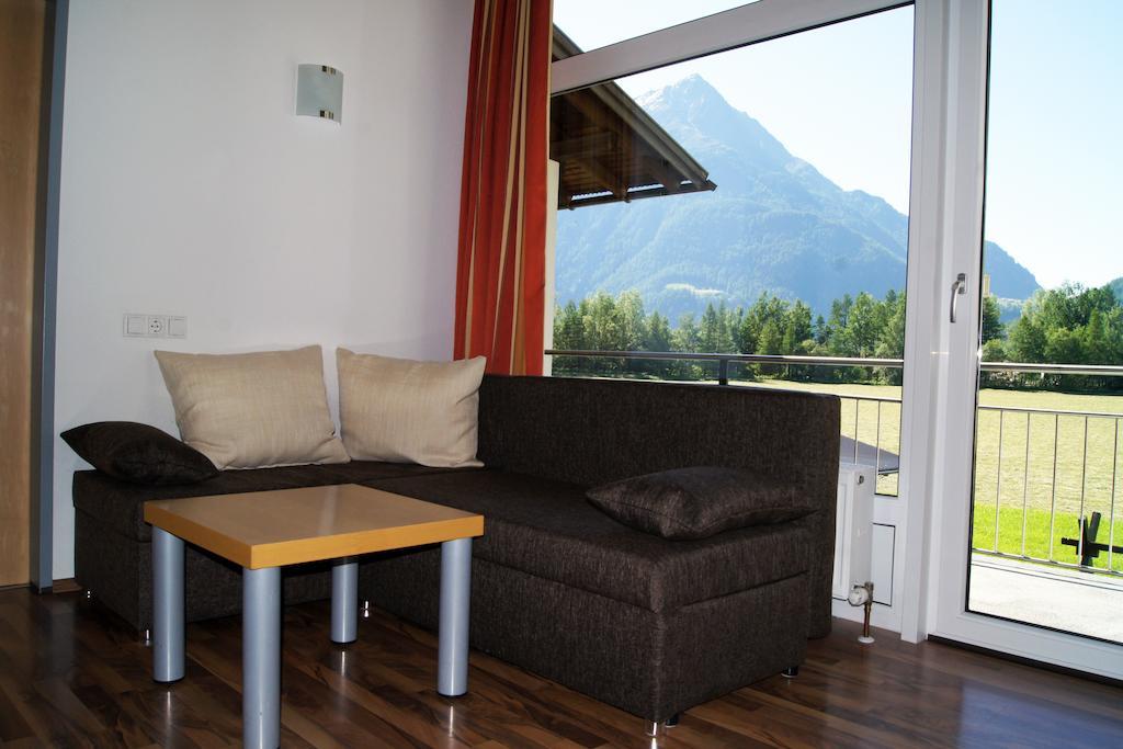 Apartments Bauernhof Dismasn Hof Längenfeld Habitación foto